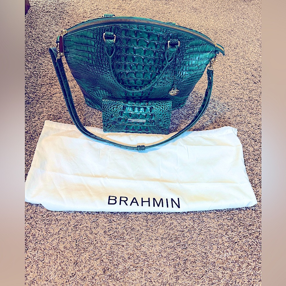Large Brahmin Duxbury Emerald Purse w/ matching wallet - Gently used